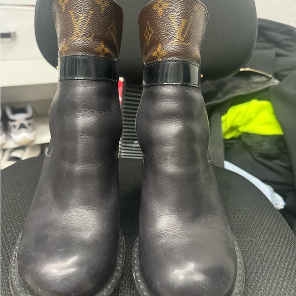 Louis Vuitton leather ankle buckle boots - Picture 3 of 7